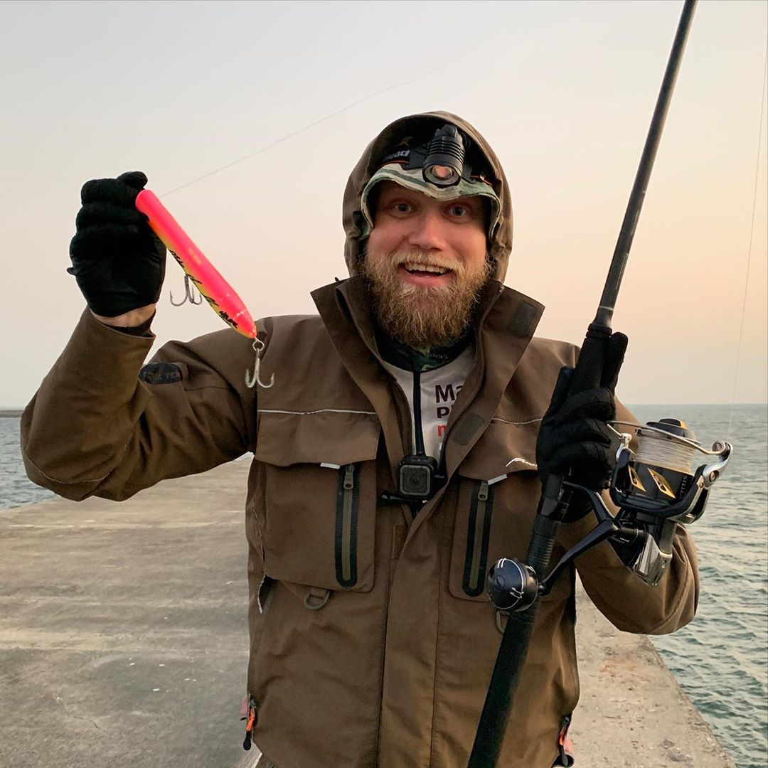 Пытаюсь поймать хищника. Нереально сильный ветер, море молчит. Trying to catch predator. Unbelievably strong wind. Just nothing now. With @duanesworld82