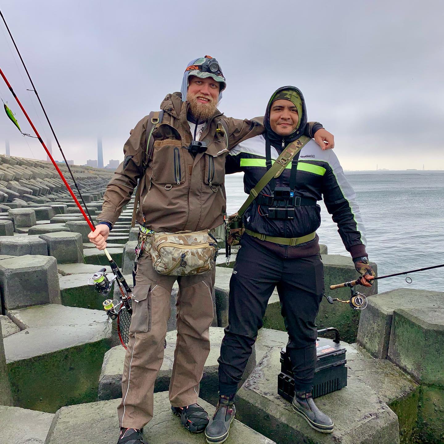 Бывает рыбалка не очень, но друзья важнее! Sometimes fishing goes not so good, but friends is more important for all the time! Morning session with @projectangling