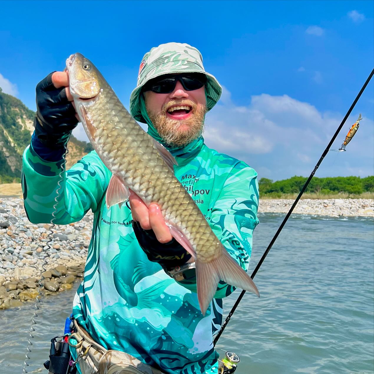 Went for Taiwanese Mahseer. Not easy to find the clear water, most rivers is so muddy and water level quite high.